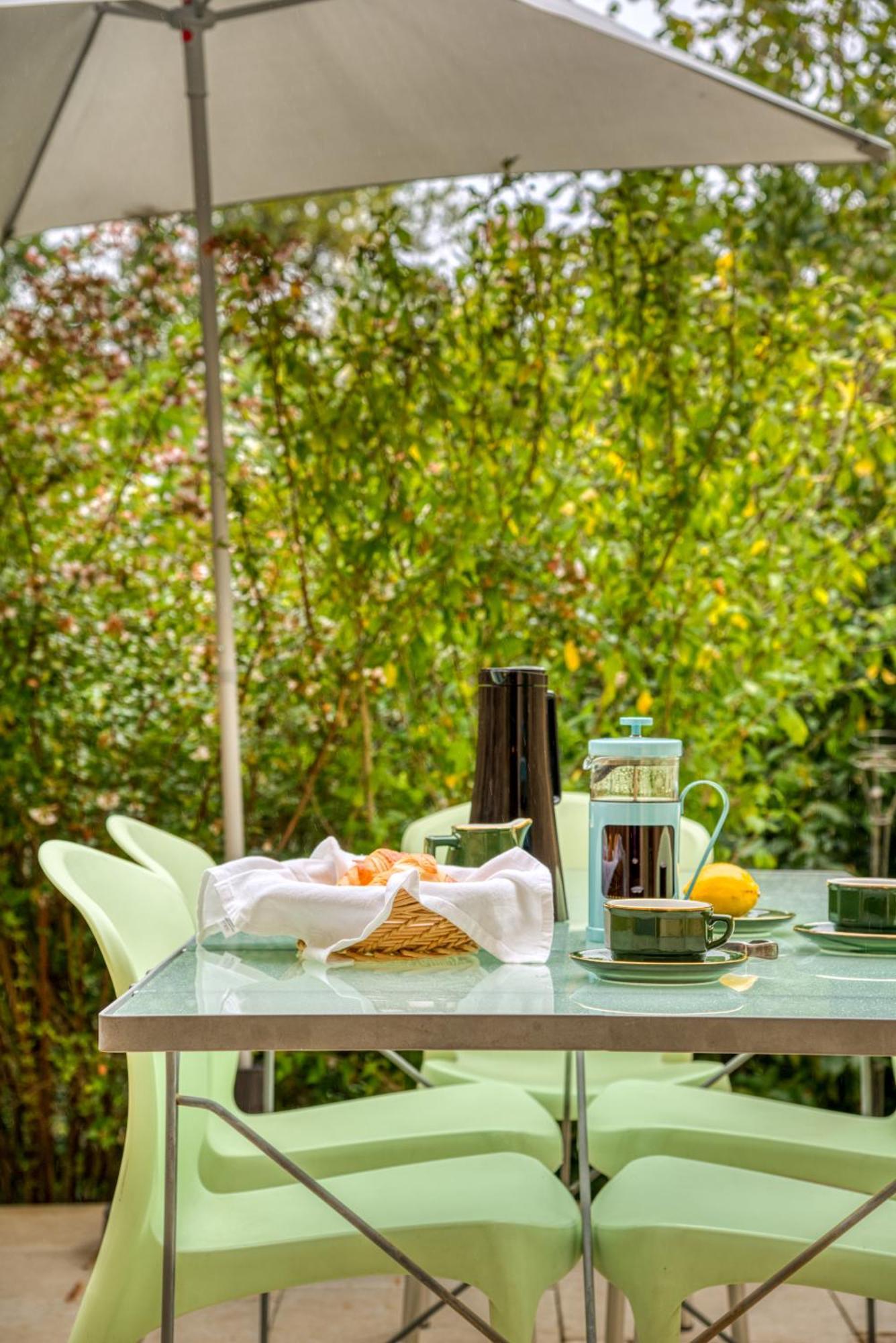 Le Domaine De La Tuilerie - Gite De Charme En Bord De Riviere Avec Piscine Servies-en-Val Eksteriør bilde